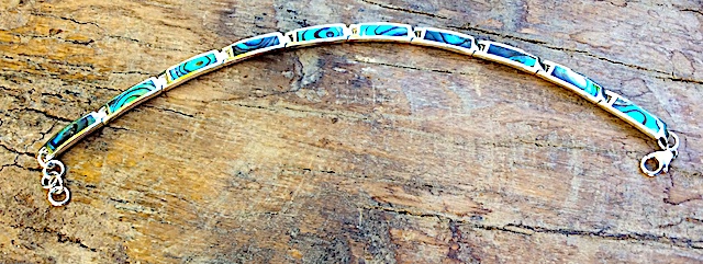 Armband mit rechteckigen Steinen aus Südseeperlmutt / Abalony